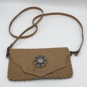 DELILA TAN LEATHER CLUTCH PURSE